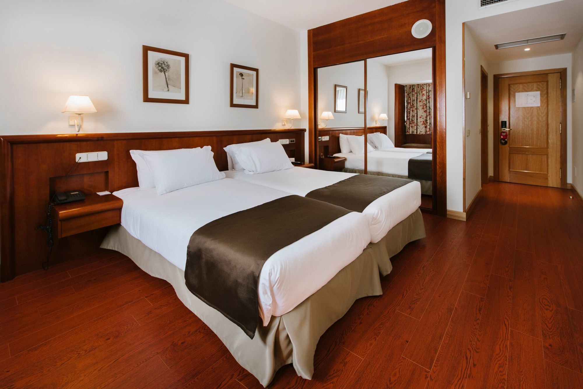 Rafaelhoteles Ventas (Adults Only) Мадрид Экстерьер фото